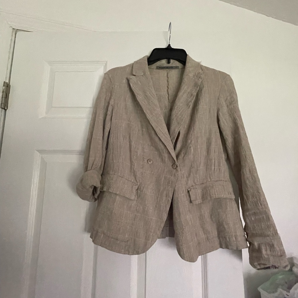 Tailored Tan Blazer with Notched Lapels.  One button.
